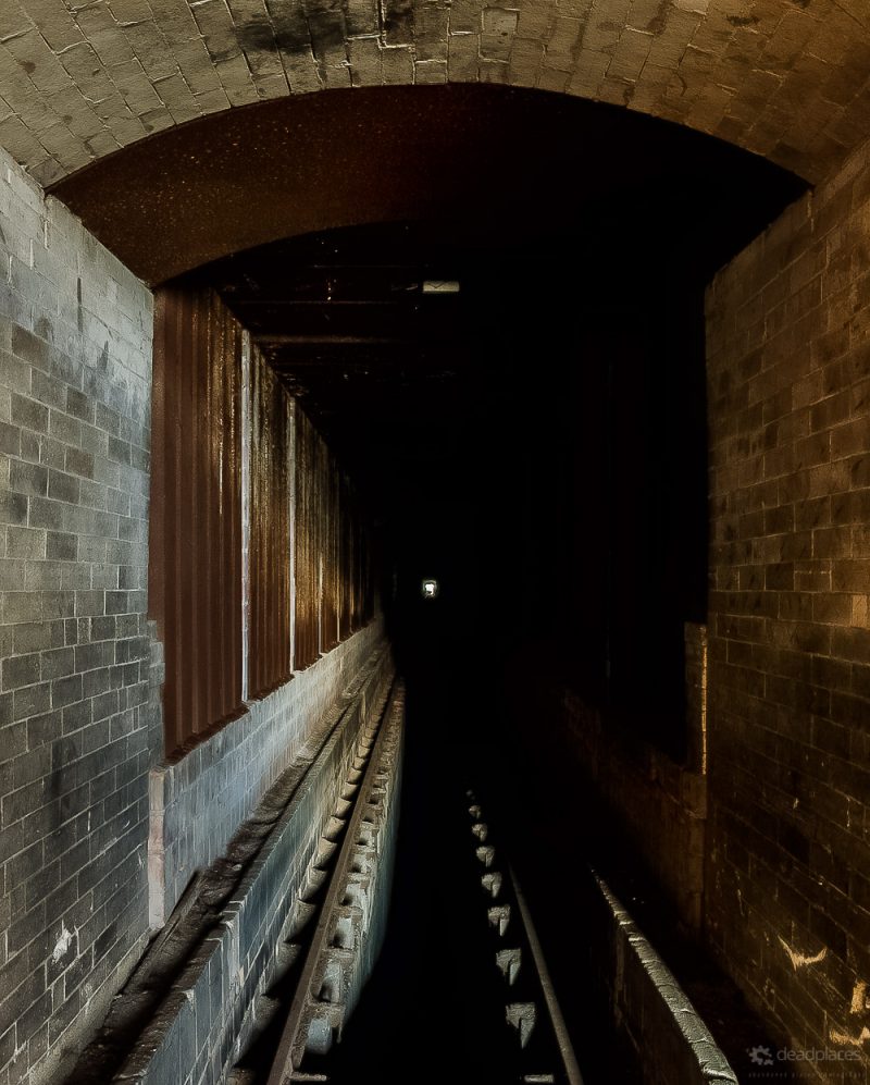 e4da3b7fbbce2345d7772b0674a318d5